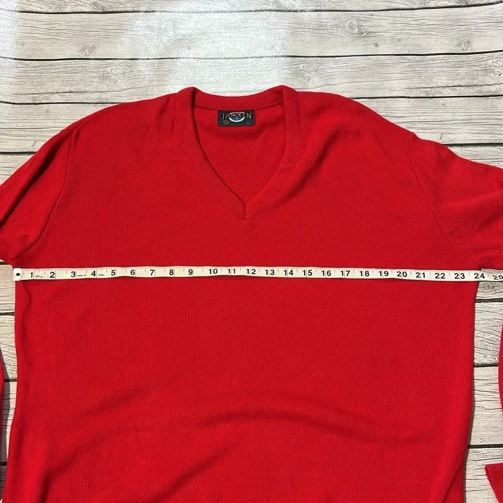 🌻JANTZEN Men’s sz. L Red V-Neck Sweater